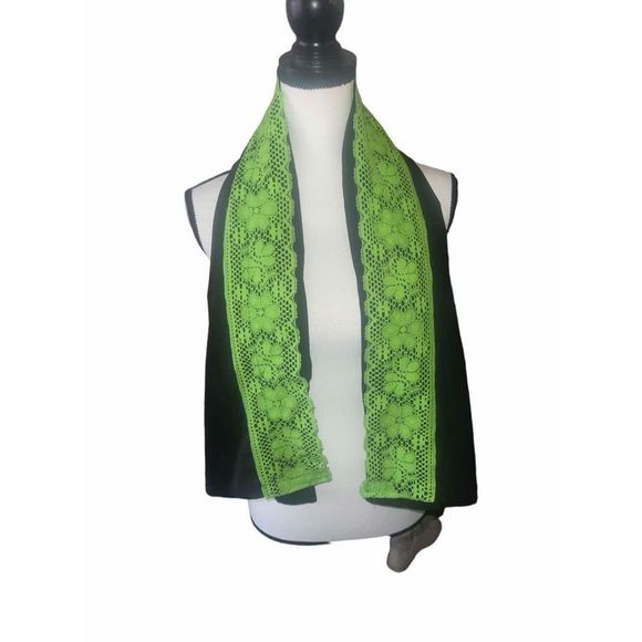 Boutique Black and Green Lace Scarf NWOT - Picture 5 of 9